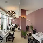 Hotel Slavey