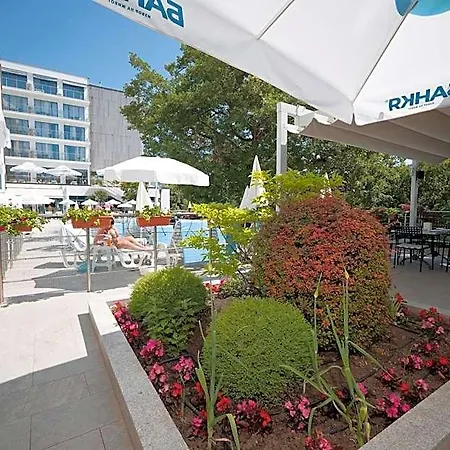 Slavey Hotel 4*