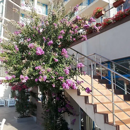 Slavey - 4* Golden Sands